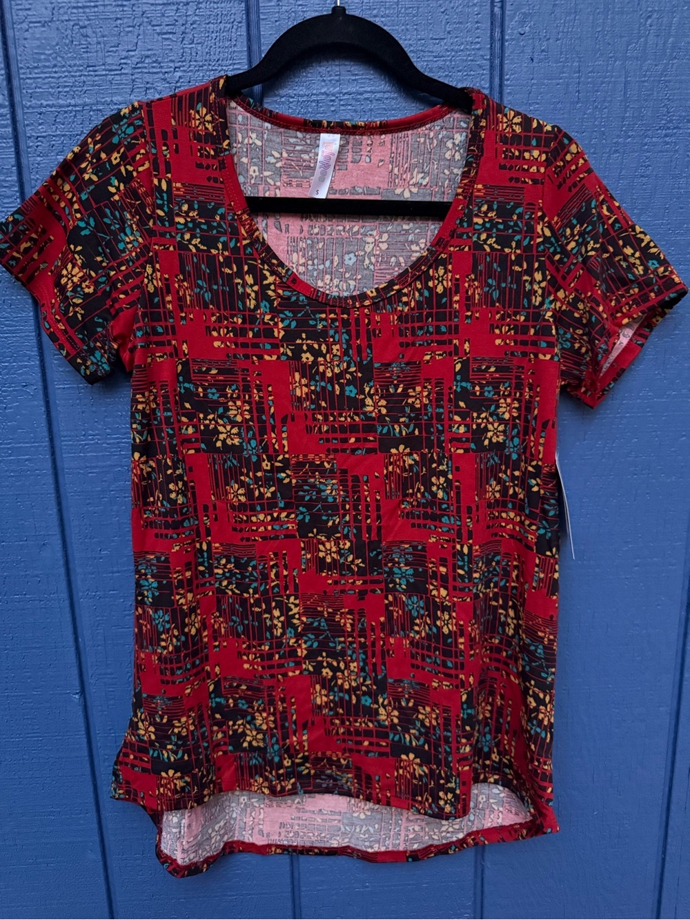 LuLaRoe Red Short-Sleeve Patterned Scoop Neck Top
